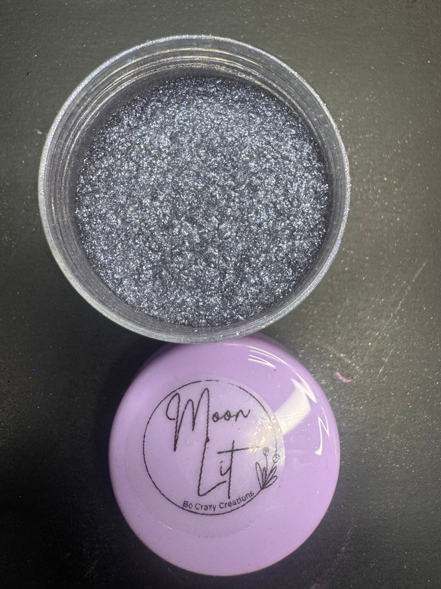Pigment Moon LIt